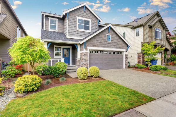 Curb Appeal Landscaping in Battle Ground